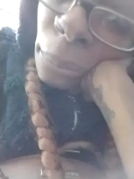 Snapshot of Jasmine_FullsShine chatting on 12/15/25, 02:45 Jasmine FullsShine online show from 12/15/25, 02:45