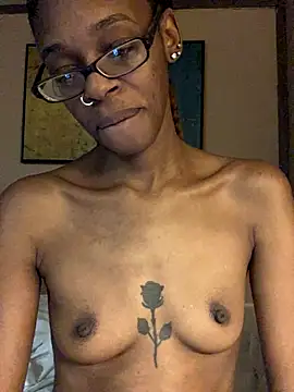 Snapshot of Jasmine_FullsShine chatting on 12/21/25, 01:35 Jasmine FullsShine online show from 12/21/25, 01:35