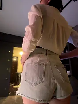 Bastet online show from 12/17/25, 06:24