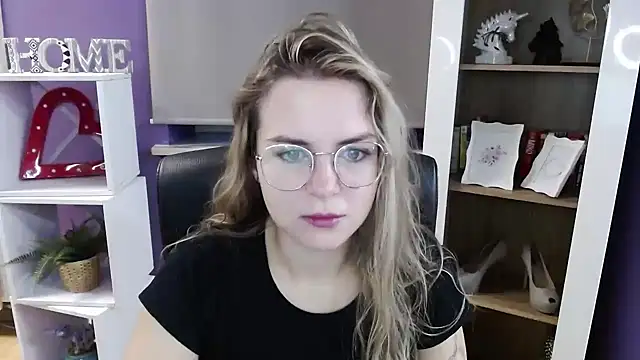 Zoey Erotic online show from 10/27/25, 05:30