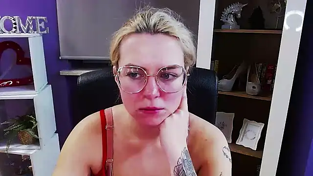 Zoey Erotic online show from 02/18/26, 05:27