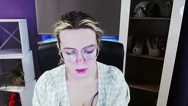 Zoey Erotic online show from 03/23/26, 05:40