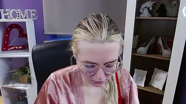 Zoey Erotic online show from 02/03/26, 06:22