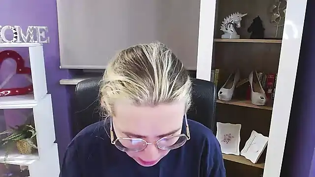 Zoey Erotic online show from 02/17/26, 05:38