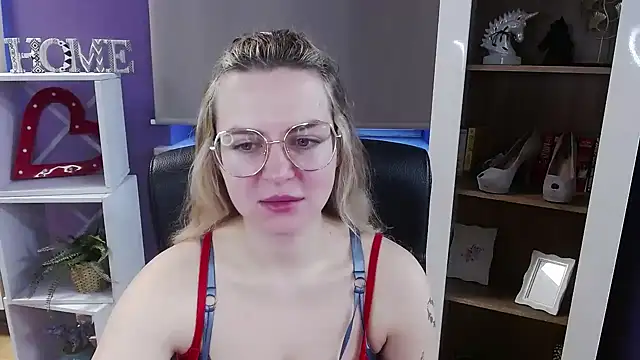 Zoey Erotic online show from 03/18/26, 05:32