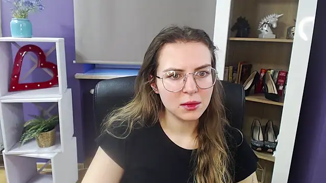 Snapshot of Zoey_Erotic chatting on 02/17/25, 06:20 Zoey Erotic online show from 02/17/25, 06:20
