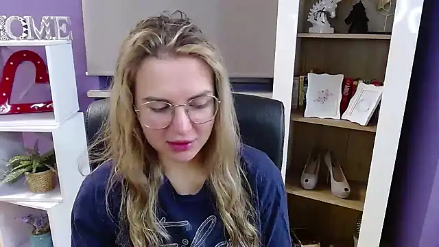 Zoey Erotic online show from 10/29/25, 05:28
