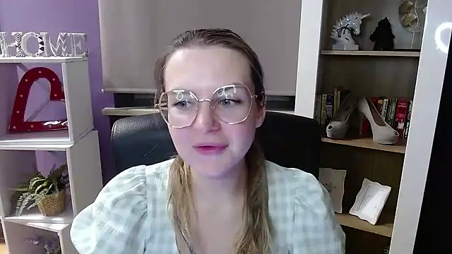 Zoey Erotic online show from 11/28/25, 05:29