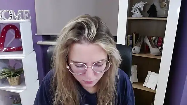 Zoey Erotic online show from 11/19/25, 05:29