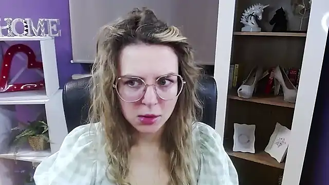 Zoey Erotic online show from 01/06/26, 05:33