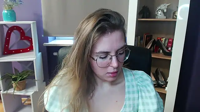 Snapshot of Zoey_Erotic chatting on 02/19/25, 08:55 Zoey Erotic online show from 02/19/25, 08:55