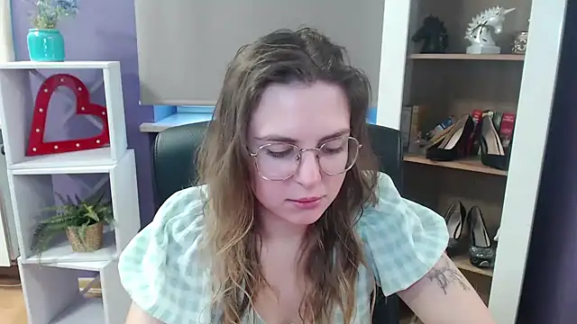 Snapshot of Zoey_Erotic chatting on 03/17/25, 06:18 Zoey Erotic online show from 03/17/25, 06:18