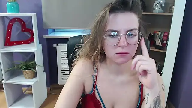 Snapshot of Zoey_Erotic chatting on 02/27/25, 08:46 Zoey Erotic online show from 02/27/25, 08:46