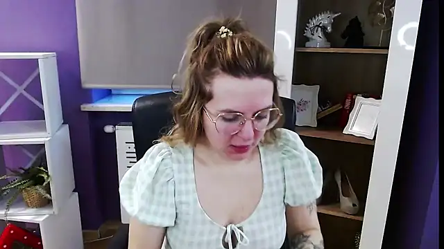 Zoey Erotic online show from 04/08/26, 04:36