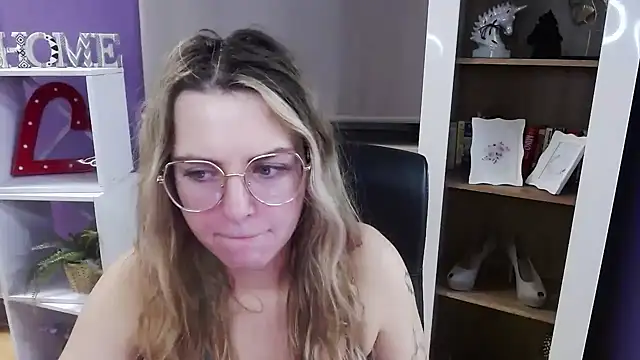 Zoey Erotic online show from 12/15/25, 05:35