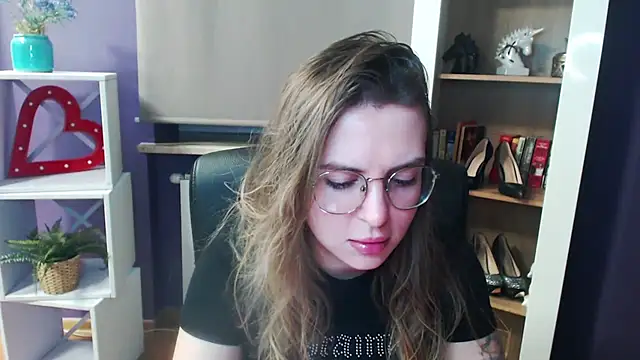 Snapshot of Zoey_Erotic chatting on 02/20/25, 05:33 Zoey Erotic online show from 02/20/25, 05:33