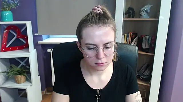 Snapshot of Zoey_Erotic chatting on 02/21/25, 01:55 Zoey Erotic online show from 02/21/25, 01:55