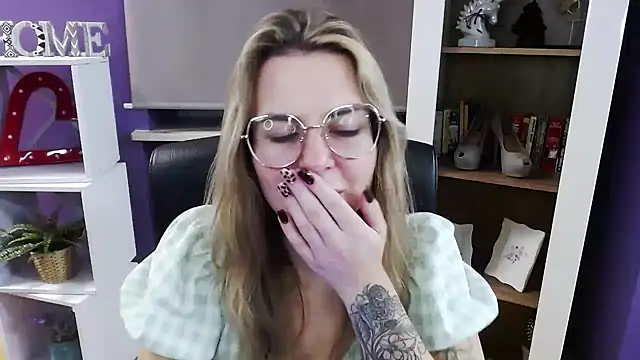 Zoey Erotic online show from 11/20/25, 05:30