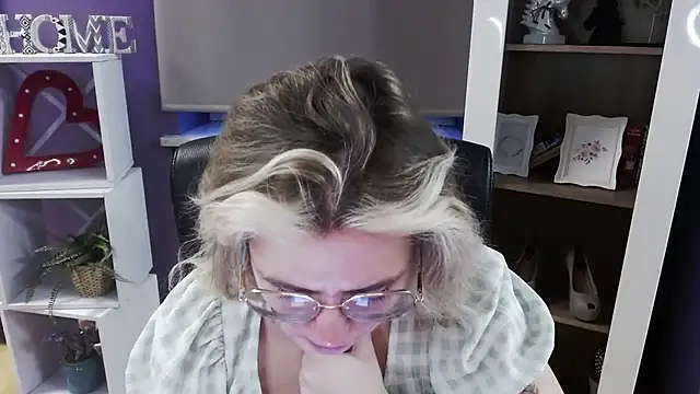 Zoey Erotic online show from 03/11/26, 05:34