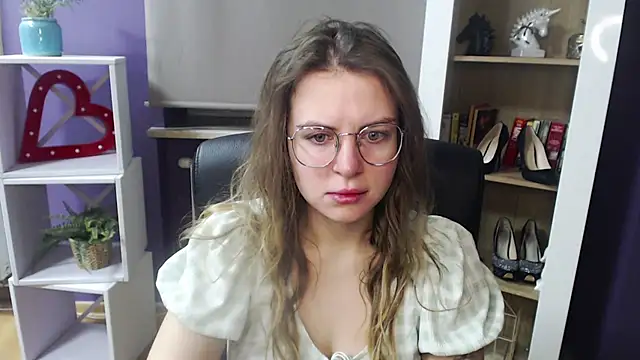 Snapshot of Zoey_Erotic chatting on 02/18/25, 05:31 Zoey Erotic online show from 02/18/25, 05:31