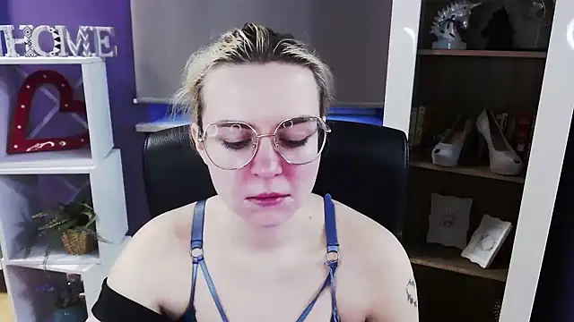 Zoey Erotic online show from 03/12/26, 05:34