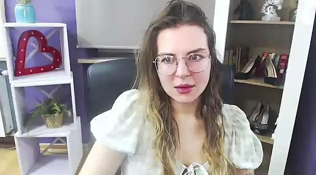Snapshot of Zoey_Erotic chatting on 02/06/25, 05:25 Zoey Erotic online show from 02/06/25, 05:25