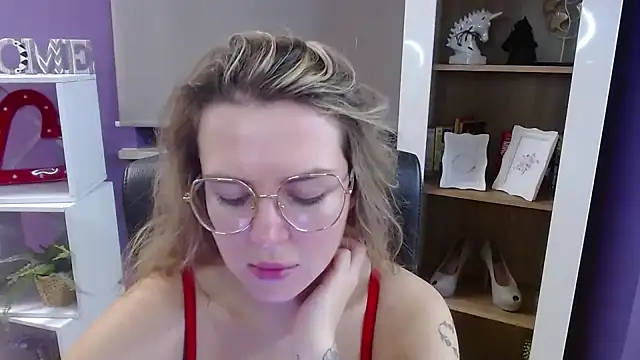 Zoey Erotic online show from 12/19/25, 05:32