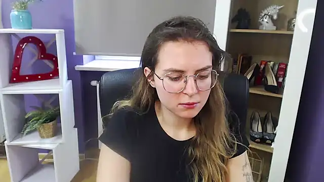 Snapshot of Zoey_Erotic chatting on 02/17/25, 10:07 Zoey Erotic online show from 02/17/25, 10:07