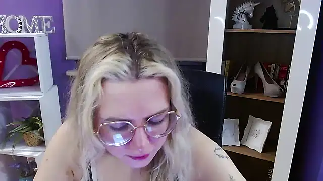 Zoey Erotic online show from 02/24/26, 05:41