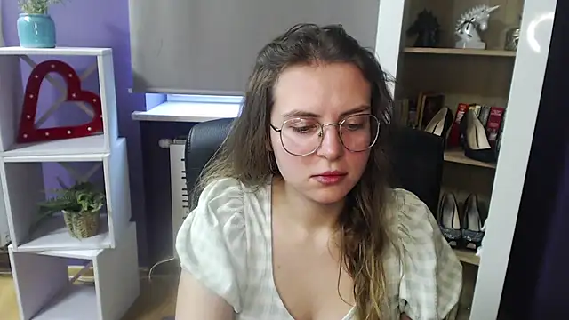 Snapshot of Zoey_Erotic chatting on 02/18/25, 11:44 Zoey Erotic online show from 02/18/25, 11:44