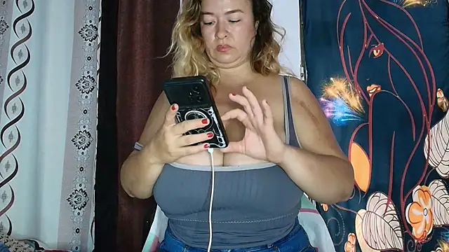 Snapshot of brenlissy89 chatting on 06/20/26, 03:28 brenlissy89 online show from 06/20/26, 03:28