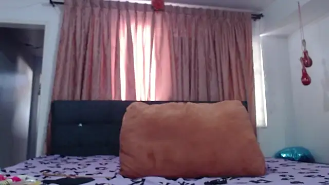Snapshot of linapalacios chatting on 07/11/26, 02:39 linapalacios online show from 07/11/26, 02:39
