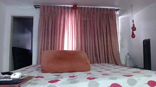 Snapshot of linapalacios chatting on 06/02/26, 10:32 linapalacios online show from 06/02/26, 10:32
