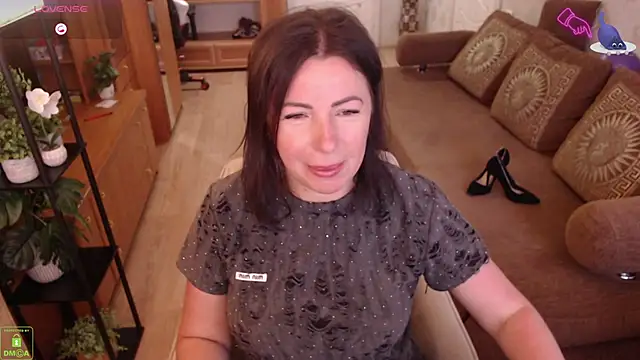 LauraClarck online show from 05/24/26, 06:02