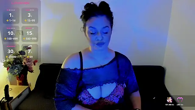 Snapshot of Laura_sinner chatting on 08/03/26, 10:03 Laura sinner online show from 08/03/26, 10:03