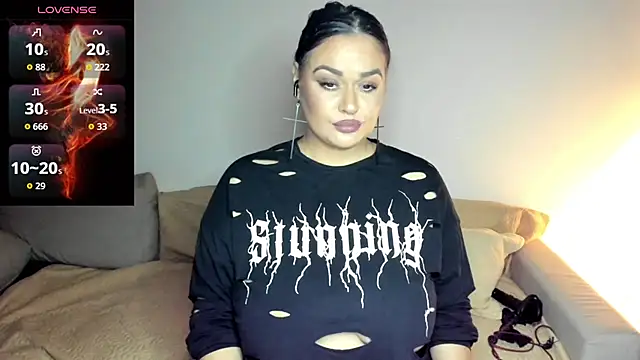 Laura sinner online show from 10/23/25, 04:38