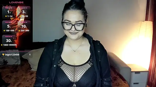 Laura sinner online show from 11/17/25, 05:39