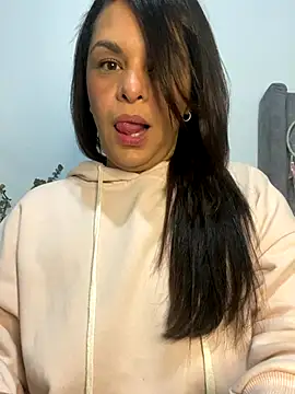 Snapshot of Kataliina chatting on 10/08/25, 04:14 Kataliina online show from 10/08/25, 04:14