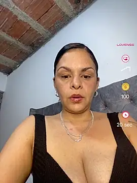 Kataliina online show from 04/23/26, 04:08