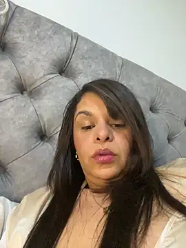 Snapshot of Kataliina chatting on 09/24/25, 05:14 Kataliina online show from 09/24/25, 05:14