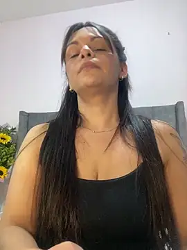 Snapshot of Kataliina chatting on 03/20/25, 02:51 Kataliina online show from 03/20/25, 02:51