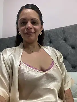 Snapshot of Kataliina chatting on 03/08/25, 02:12 Kataliina online show from 03/08/25, 02:12