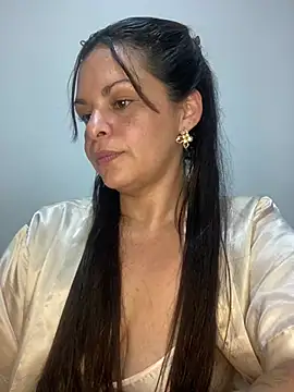 Snapshot of Kataliina chatting on 03/03/25, 03:27 Kataliina online show from 03/03/25, 03:27
