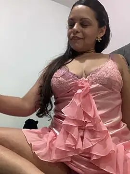 Snapshot of Kataliina chatting on 03/08/25, 05:17 Kataliina online show from 03/08/25, 05:17