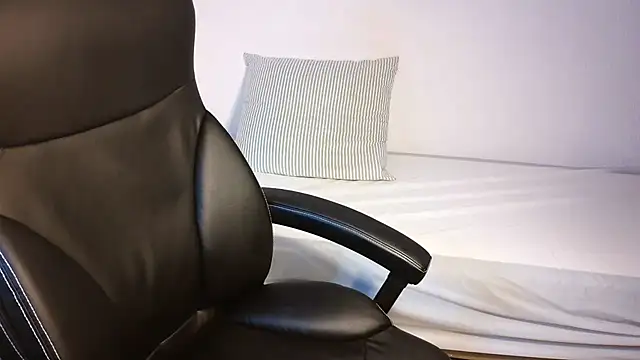 Snapshot of naughty_sarahh chatting on 07/09/26, 05:56 naughty sarahh online show from 07/09/26, 05:56
