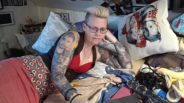 Snapshot of MaryG chatting on 02/24/25, 02:48 MaryG online show from 02/24/25, 02:48