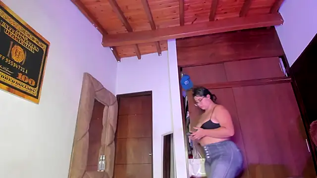 Snapshot of GiselReyes chatting on 11/20/25, 03:51 GiselReyes online show from 11/20/25, 03:51