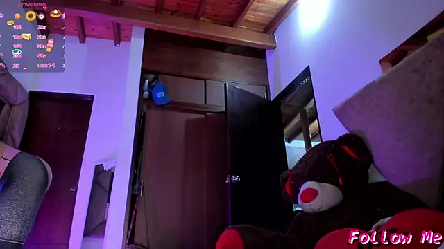 Snapshot of GiselReyes chatting on 10/23/25, 02:43 GiselReyes online show from 10/23/25, 02:43