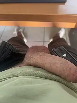 Snapshot of Laviestbelle chatting on 02/26/26, 02:50 Laviestbelle online show from 02/26/26, 02:50