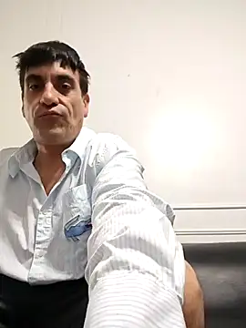 Snapshot of Elnonoykeila77 chatting on 02/15/26, 11:20 Elnonoykeila77 online show from 02/15/26, 11:20